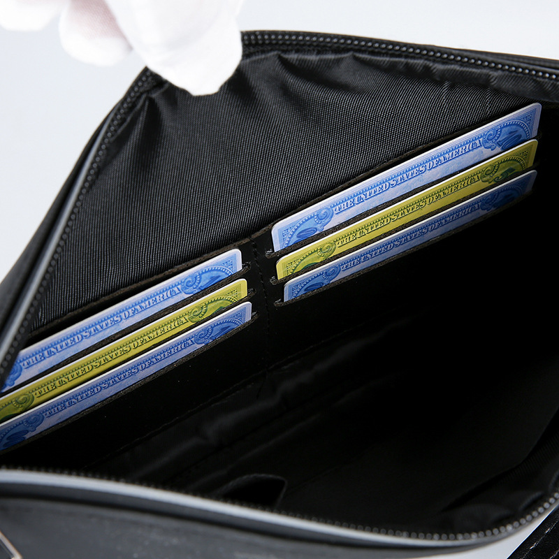 Borsa a Mano da Uomo in Morbid - Leather Wallet Men recensione e prezzo