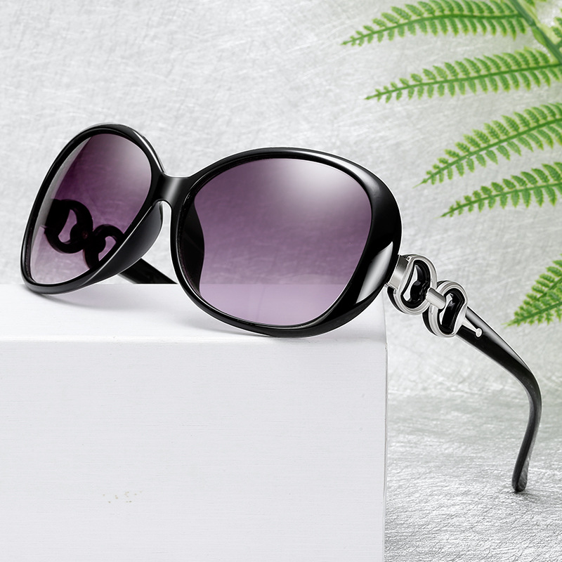 Occhiali da Sole Ovali Classic - Designer Sunglasses recensione e prezzo