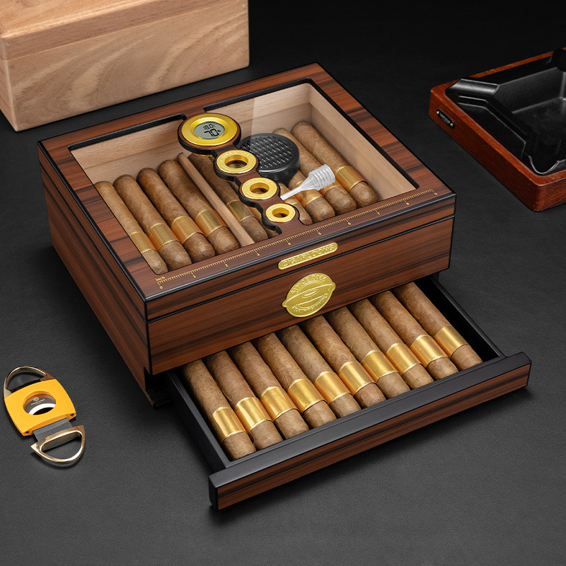 Humidor di Lusso in Legno di C - Luxury Gift Set recensione e prezzo