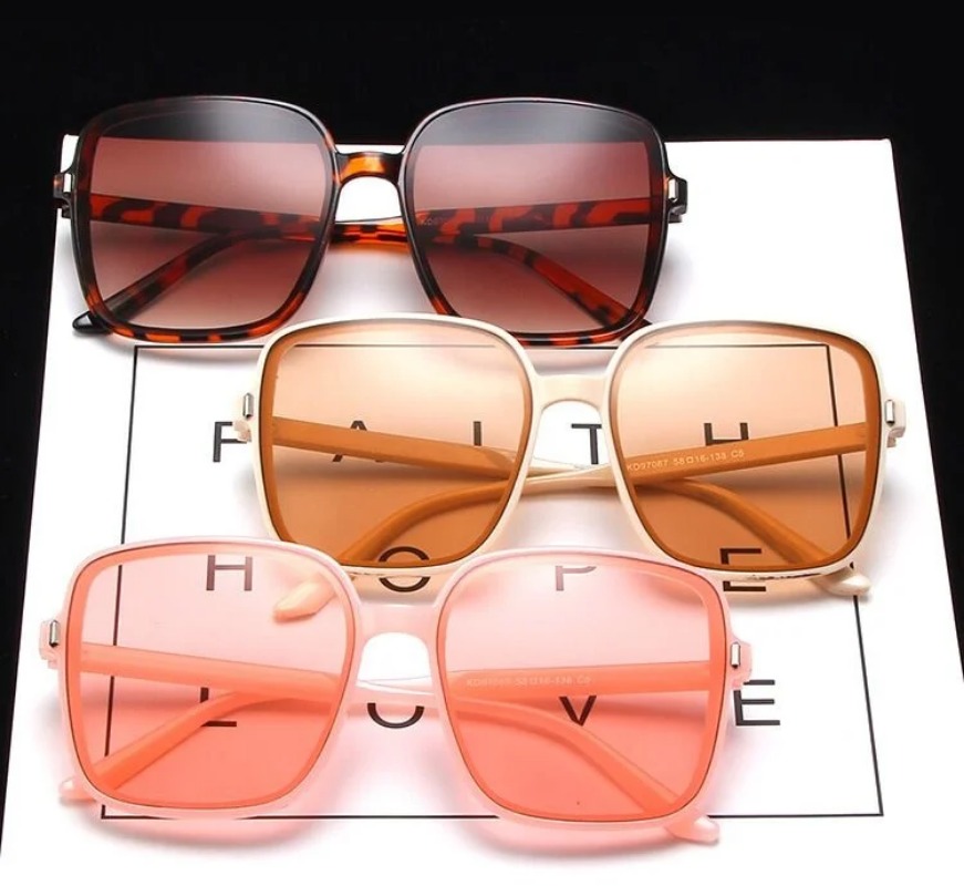 Occhiali da Sole Vintage Overs - Designer Sunglasses recensione e prezzo